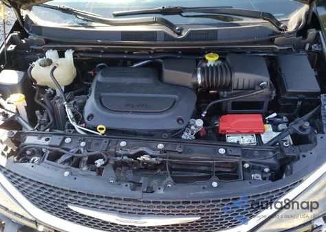 2020 Chrysler Voyager Lxi z USA, uszkodzony, nr VIN 2C4RC1DG0LR145111